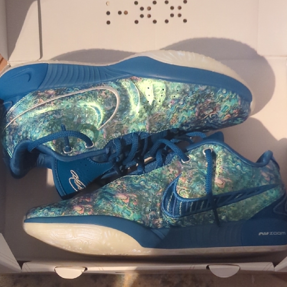 Nike Kids Aqua and Blue Sneakers